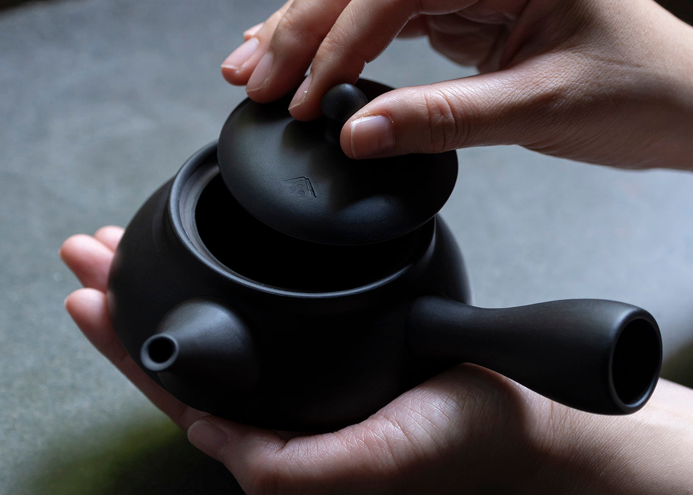 【商品】4/20 くろ急須（常滑焼）新発売！