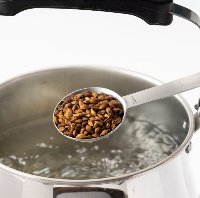 たっぷりのむぎ茶を作る（やかん）